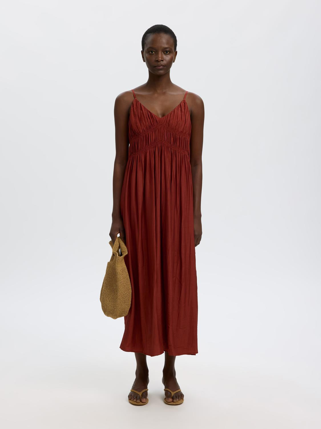 model_shot-front_full